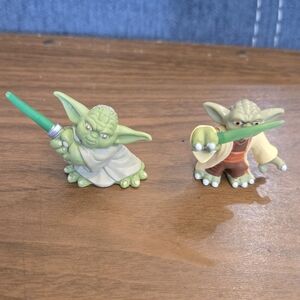 Mini Star Wars 2 Yoda 2" Action Figures Green and Beige